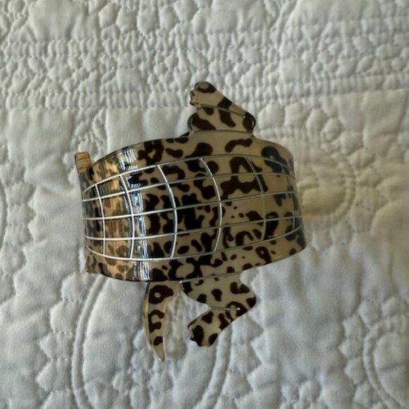 statement lucite alligator cuff bracelet - Picture 4 of 4